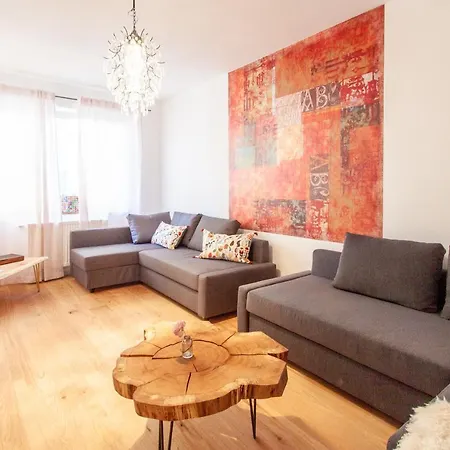 Modern & Spacious For Up To 8 Persons