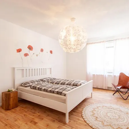 Modern & Spacious For Up To 8 Persons Апартаменти Вюрцбург